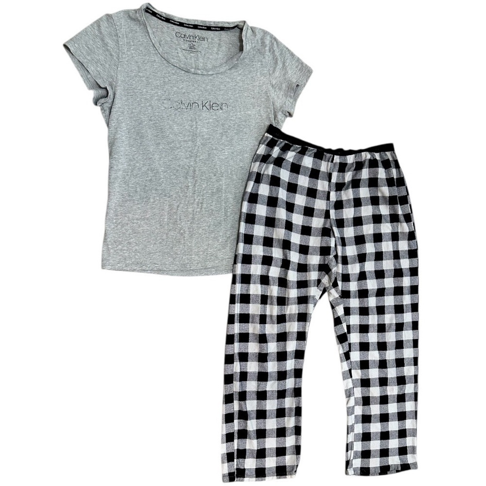 Calvin Klein Women’s 2 Pc Pajamas Set Logo T-Shirt and Black Plaid Pants Size M
